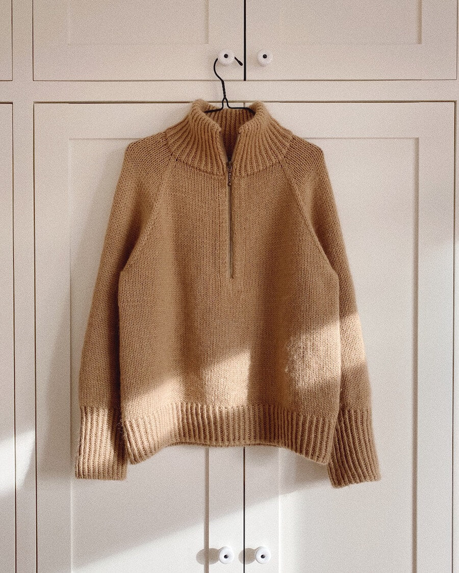 ZIPPER SWEATER