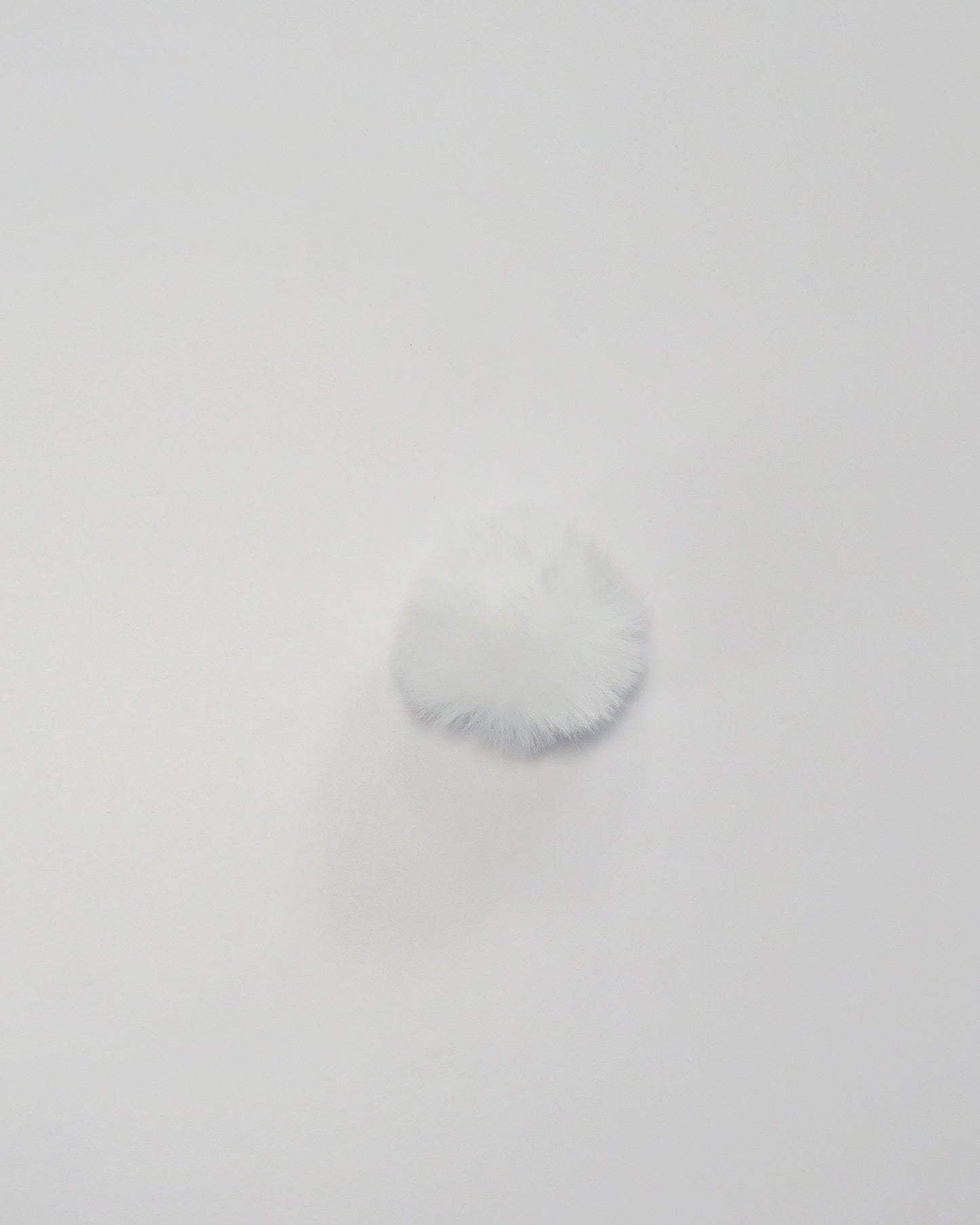 POMPON AKRYL 50MM F. HVID
