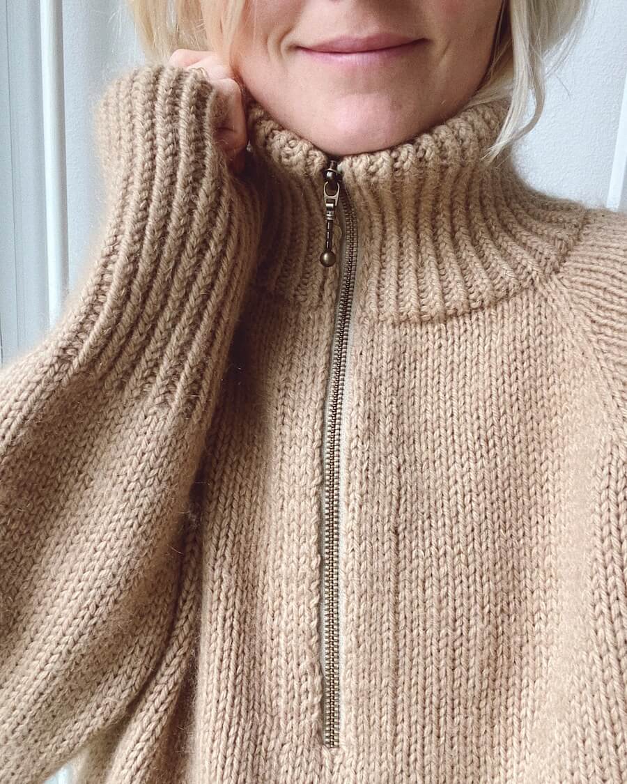 ZIPPER SWEATER