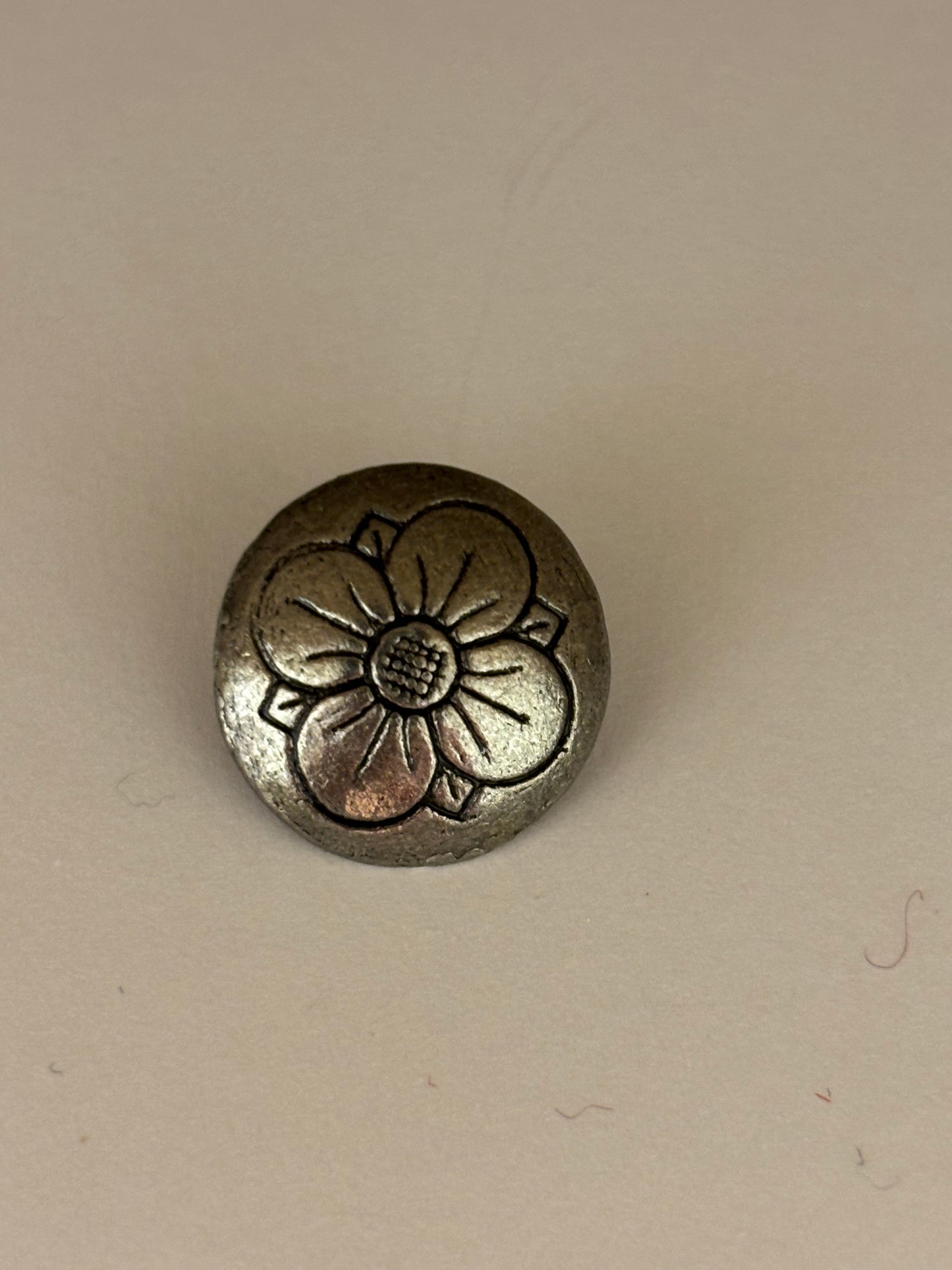 Metalknap m øje Blomst